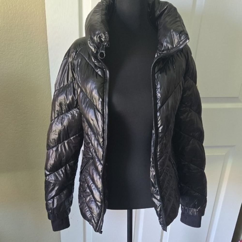 Guess Black Puffer Jacket Chevron Quilted Funnel Neck Glossy Zip Up Medium